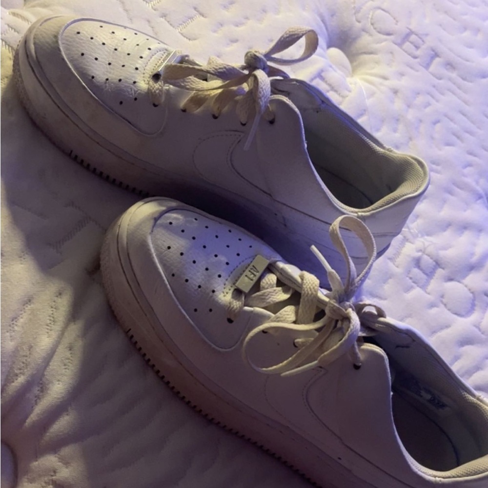 white AF1